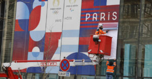 Макрон ќе го посети олимпиското село во Париз во кое ќе бидат сместени 14.500 спортисти