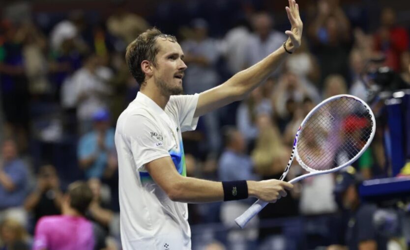 Медведев со неверојатен успех