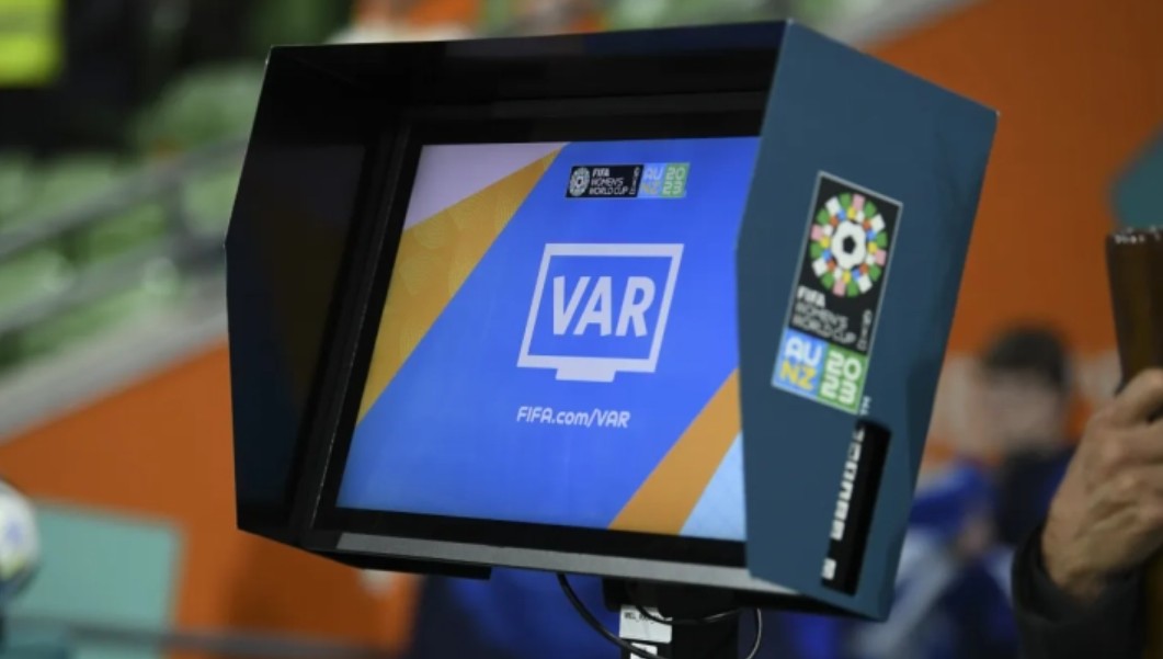 Англија може да воведе ВАР „предизвик за тренери“