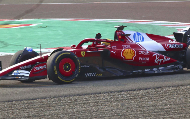 Хамилтон: Ферари може да ја освои титулата оваа сезона