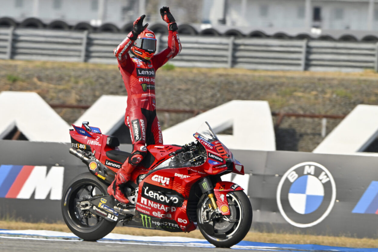 Марк Маркез тргнува од пол- позицијата за ГН на Шпанија