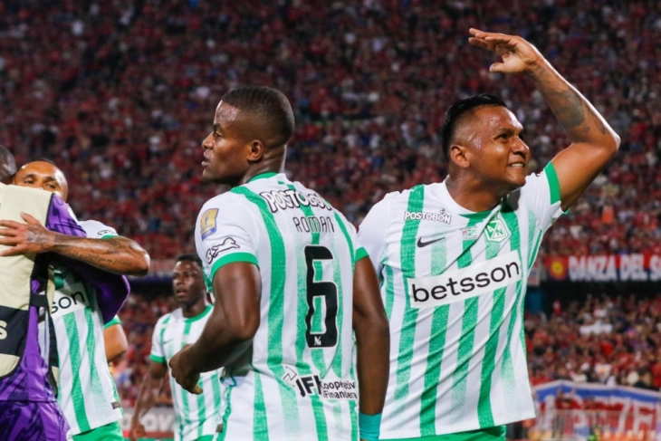 Инциденти во финалето на колумбискиот Куп, повредени навивачи и полицајци