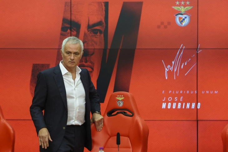 Мурињо не дозволува трансфер во Барселона