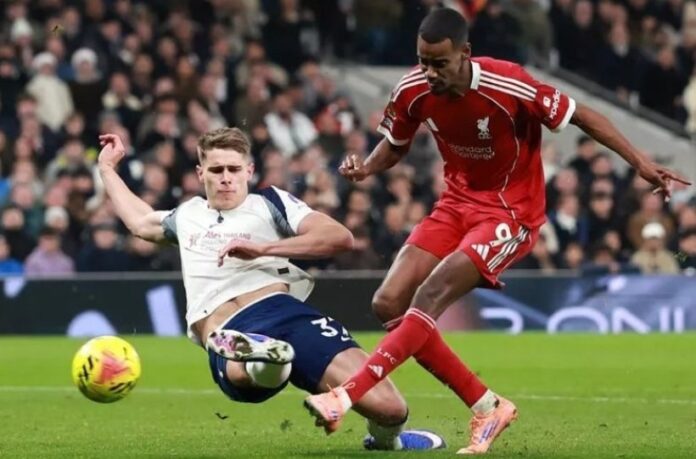 Ван де Вен му се извини на Исак за повредата