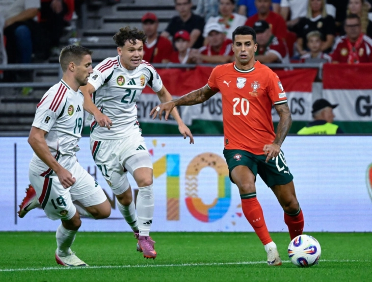 Кансело потпишува договор со Барселона