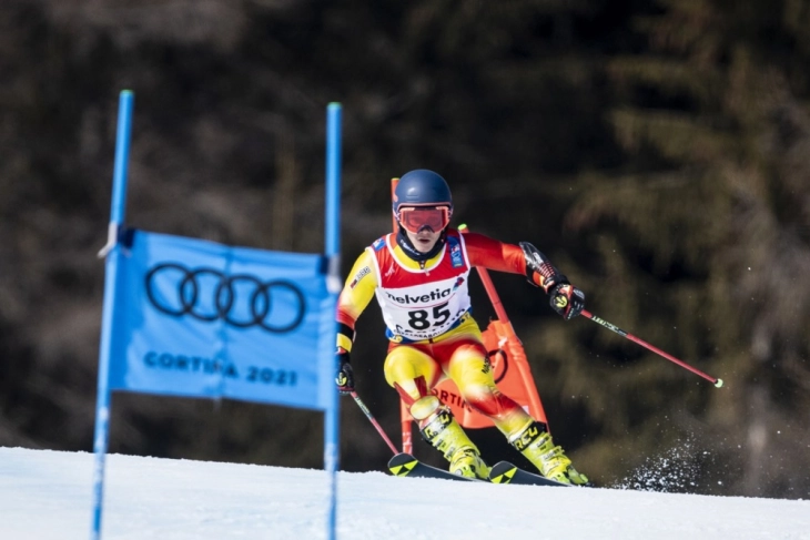 ЗОИ 2026: Петков 57-ми по првата велеслаломска трка, води Пинеиро