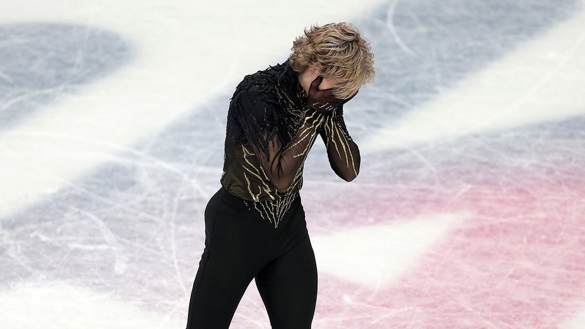 Илја Малинин скршен по неуспехот во големото финале