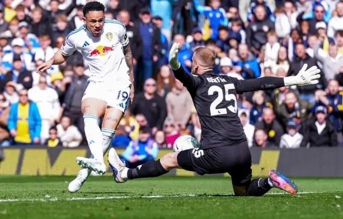 Лидс се поблиску до опстанок, Борнмут гледа кон Европа (ВИДЕО)