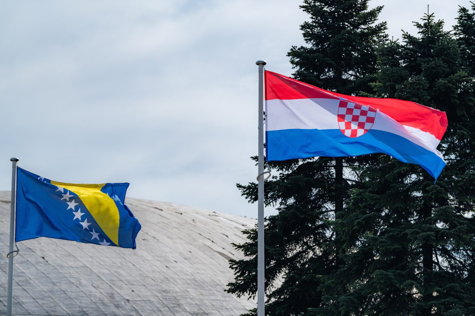 Спречена пресметка меѓу навивачи на БиХ и Хрватска